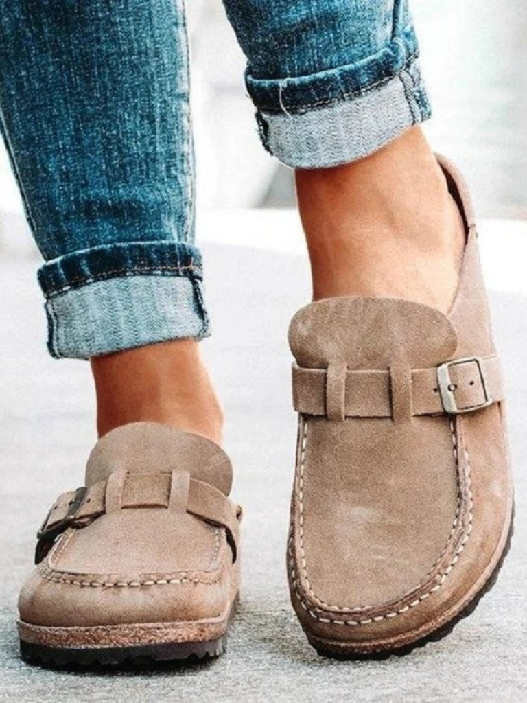 Mallorca – Suede Buckle Comfort Clogs