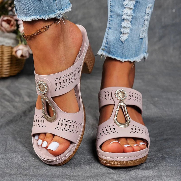 ROBERTA | CHIC AND COMFORTABLE ORTHOPEDIC SANDALS